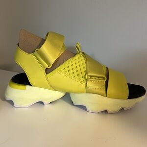 Sorel Kinetic Impact Sandals, yellow, size 8